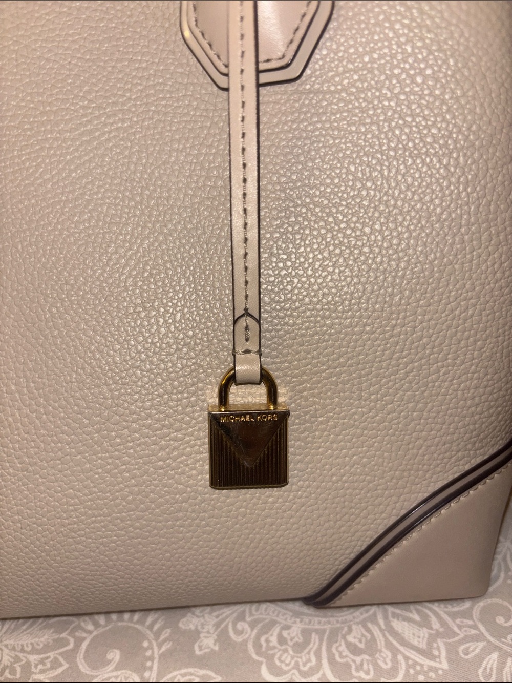 Michael Kors Beige Pebbled Leather Tote with Gold Charm & Wallet - Picture 9 of 11